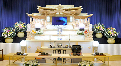 セレモニーホールしもつま・白木祭壇